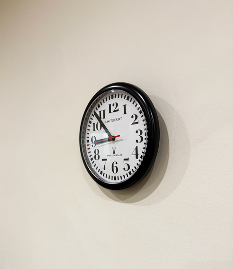 Radio Controlled Wall Clock 21cm/8"- Black
